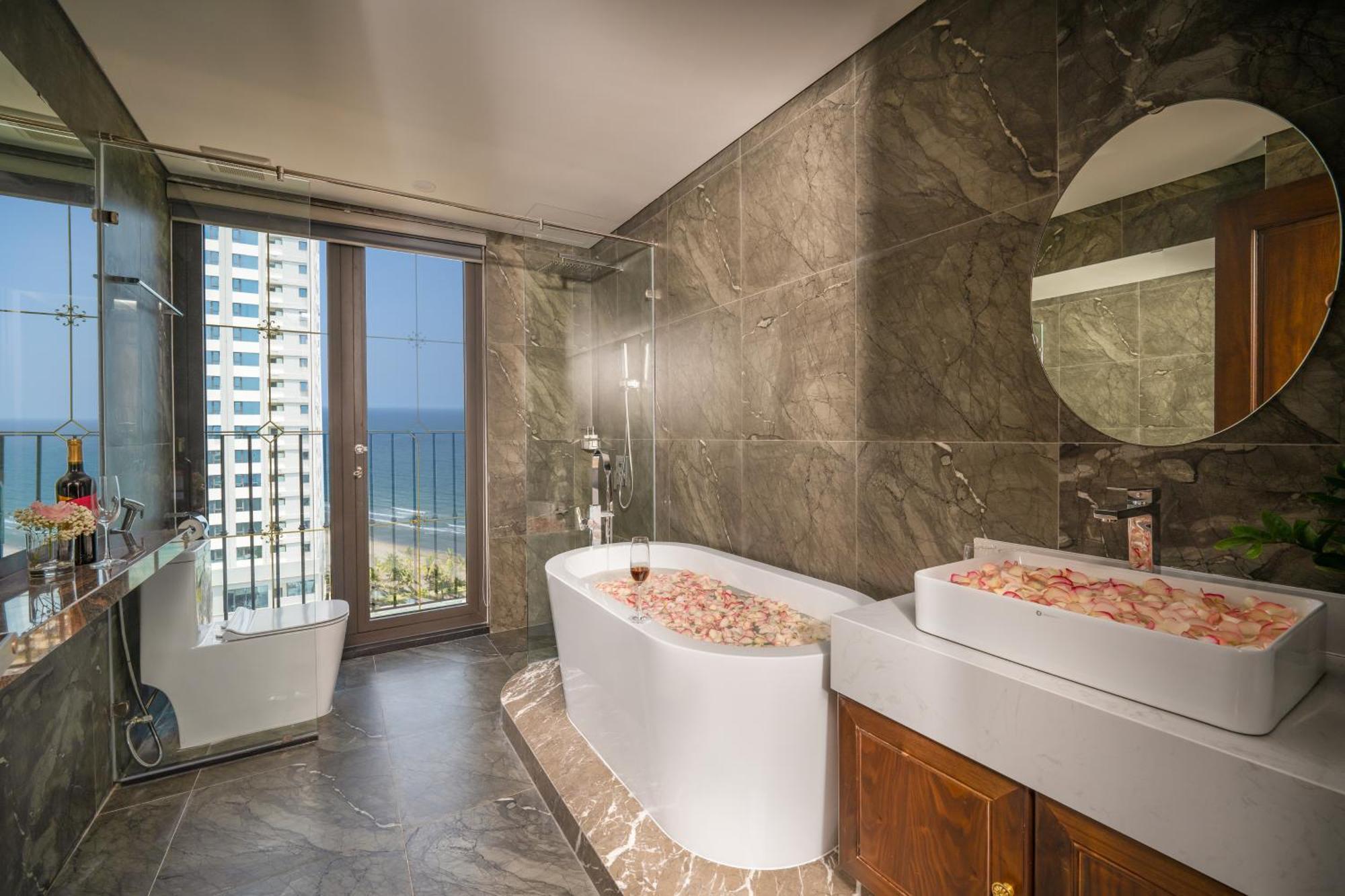 Golden Lotus Luxury Hotel Danang - Complimentary Daily Afternoon Tea Da Nang Exterior foto